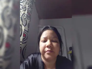 Carolinahairy  live sex cam