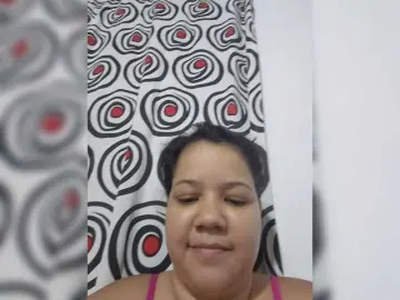 Carolinahairy  live sex cam
