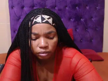 Sexyeboncurvy  live sex cam