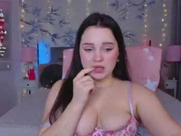 Cutiee-kitty  live sex cam