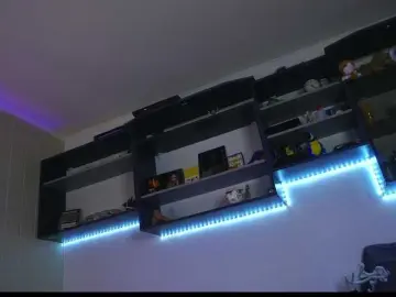 Daddyslittleslutfox  live sex cam