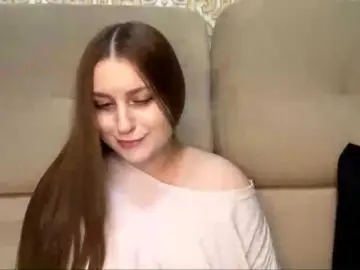 EmelineVayda  live sex cam