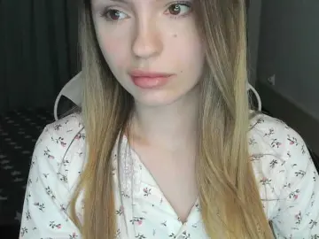 EmilySkout  live sex cam