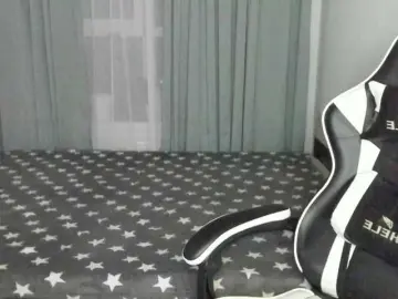 EmilySkout  live sex cam