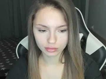 EmilySkout  live sex cam