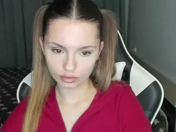 EmilySkout  live sex cam