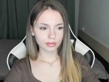 EmilySkout  live sex cam