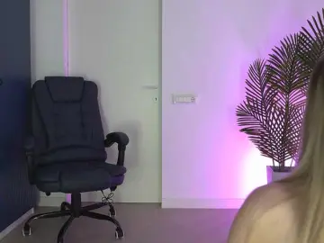 Yvonna  live sex cam