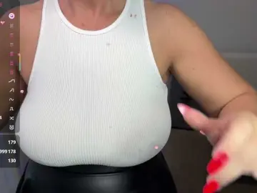 Zlatpeach  live sex cam