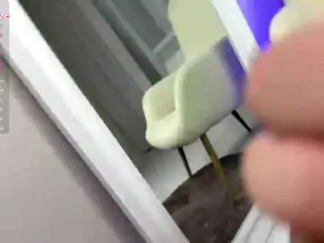 Zlatpeach  live sex cam