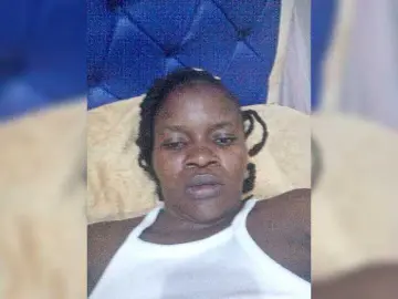 PearlAlis  live sex cam