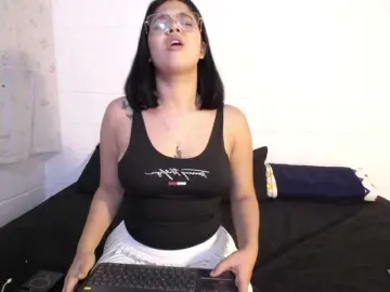 Wildcherry02  live sex cam