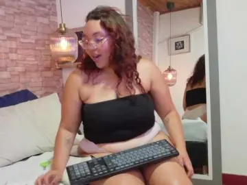 Big-juicytits  live sex cam