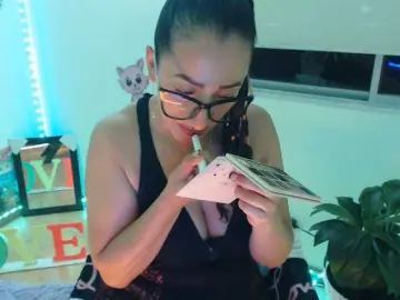 Bomboncita288  live sex cam