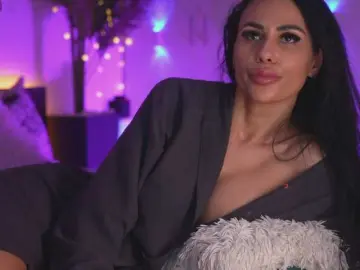 Antoniagold  live sex cam