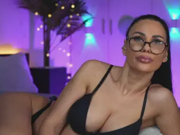 Antoniagold  live sex cam