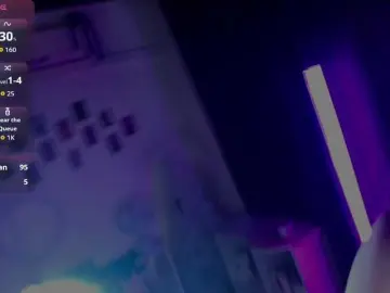 EvianLui  live sex cam