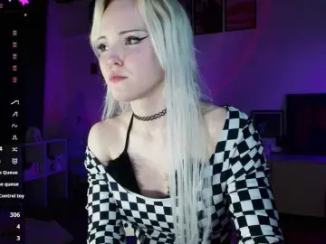 EvianLui  live sex cam