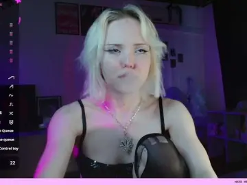 EvianLui  live sex cam