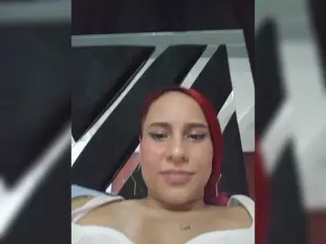 LeahMassy  live sex cam