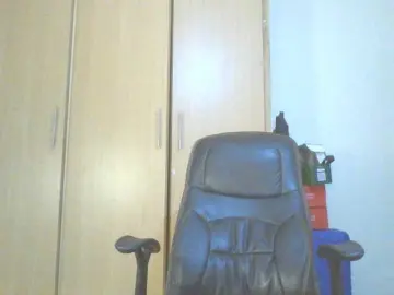 QueenIvy35  live sex cam