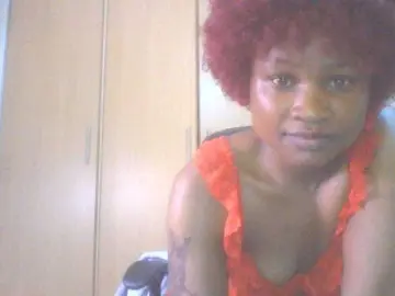 QueenIvy35  live sex cam