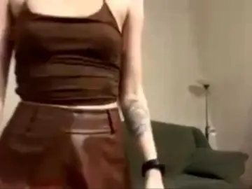 SoonAsmus  live sex cam