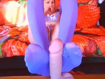 Angelique4  live sex cam