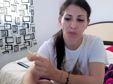 Evacrisxxxx  live sex cam