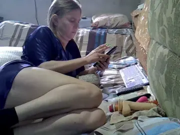 Ptichka38  live sex cam