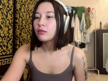 LakishaYanish  live sex cam