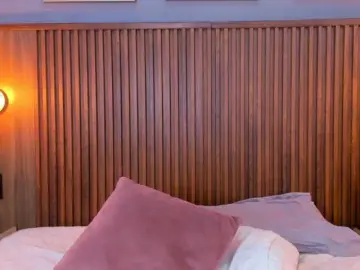 Sarabloom4  live sex cam