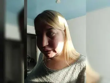 Vladlena55  live sex cam