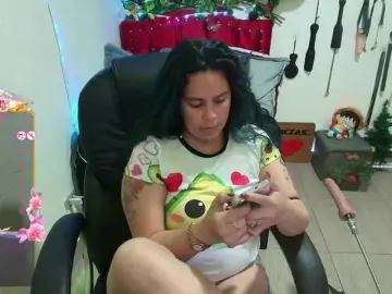 Elektra-32  live sex cam