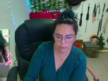 Elektra-32  live sex cam