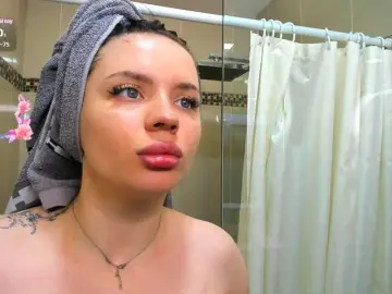 Evelyne-xx  live sex cam