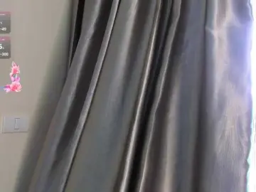 Evelyne-xx  live sex cam