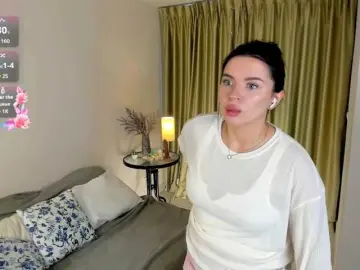 Evelyne-xx  live sex cam
