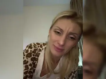 KarinaSimka  live sex cam