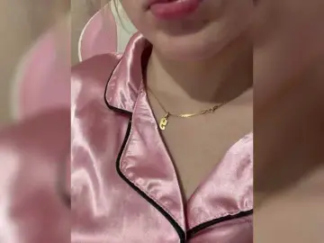 MaiaCollins  live sex cam