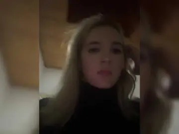 MaiaCollins  live sex cam