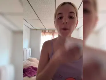 MaiaCollins  live sex cam