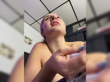 MaiaCollins  live sex cam