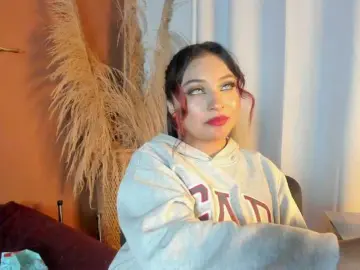Naia-cruzz  live sex cam