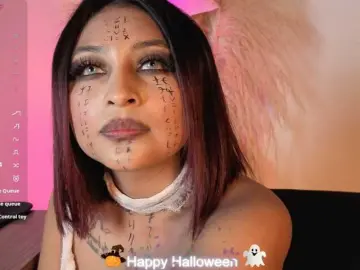 Naia-cruzz  live sex cam