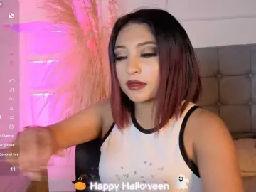 Naia-cruzz  live sex cam