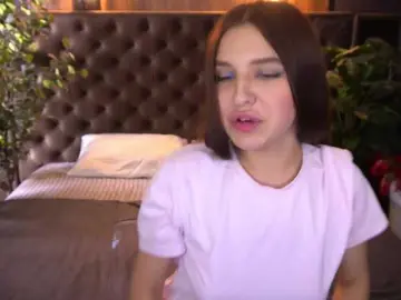 MilaniaCartie  live sex cam
