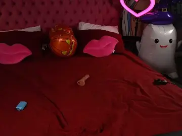 MilaniaCartie  live sex cam