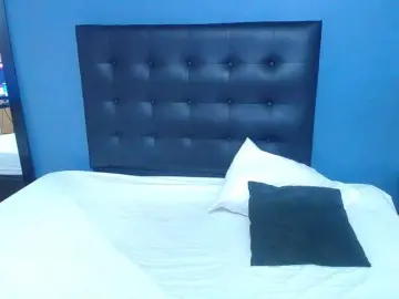 Goldenn-ass  live sex cam