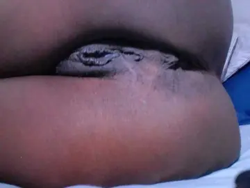 Goldenn-ass  live sex cam